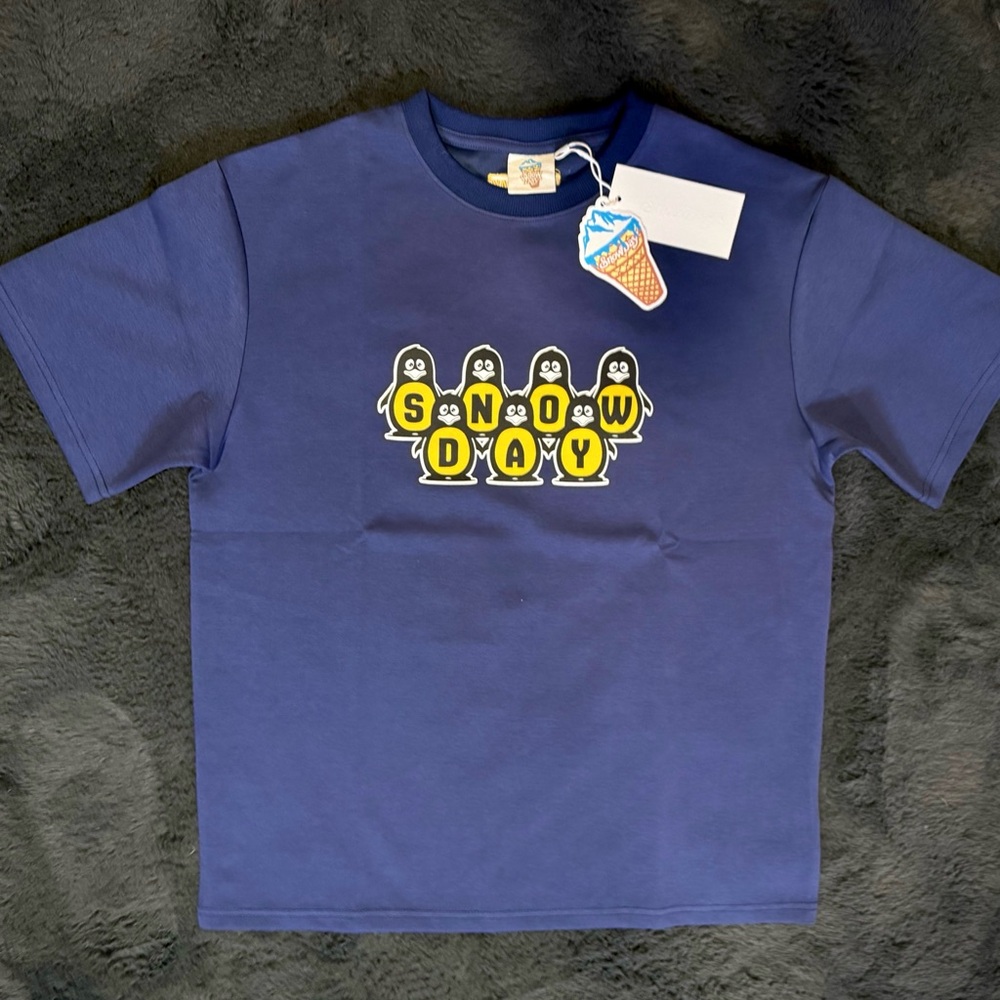SNOW DAY Penguin Tee Stretch Tech Shirt Size Medium